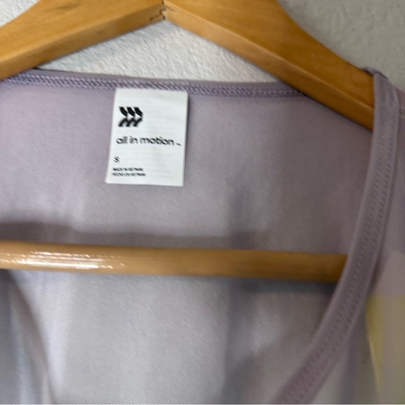 New All In Motion Woman’s Small Gradient Mesh Boxy Crop Top - Picture 6 of 10